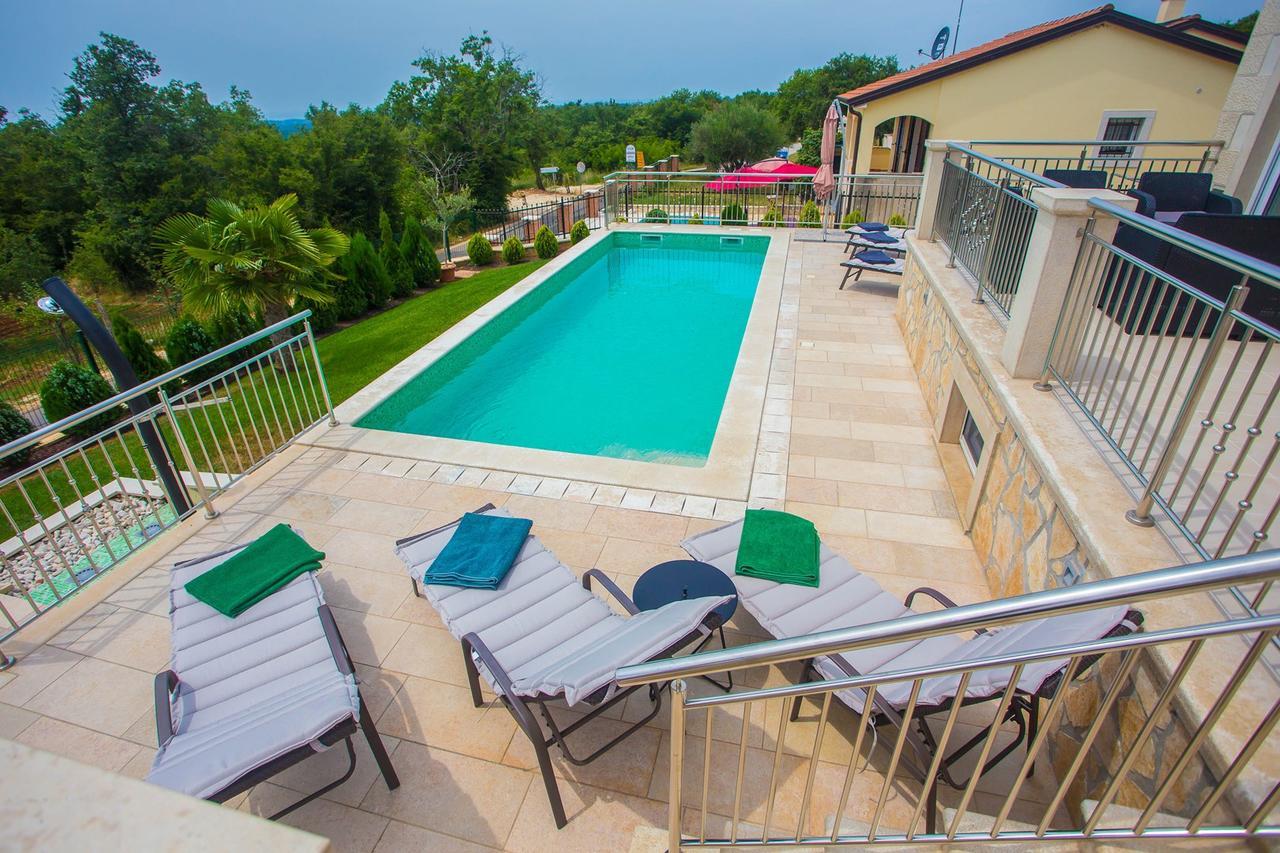 Casa Del Sole Hotell Kaštelir Eksteriør bilde